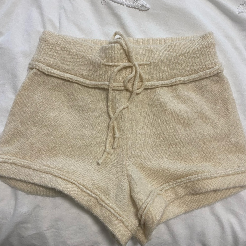 Free People Off White Intimate Shorts, never worn perfect condition!